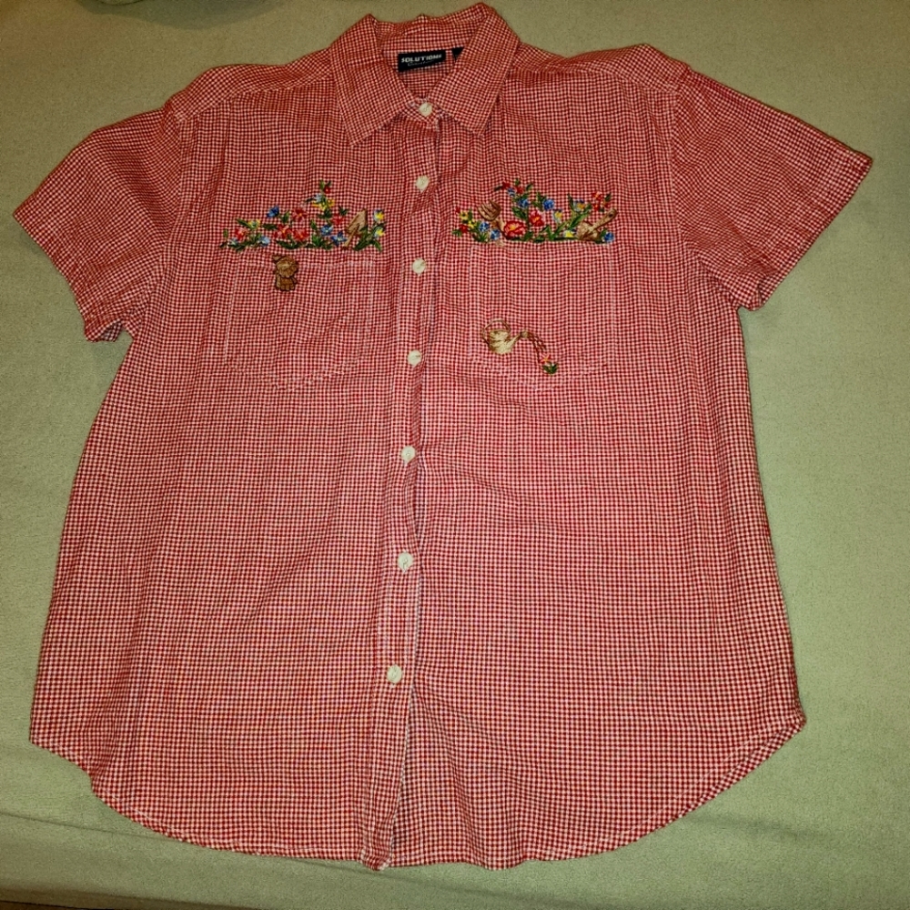 Solutions Large Female short-sleeve red plaid dress shirt